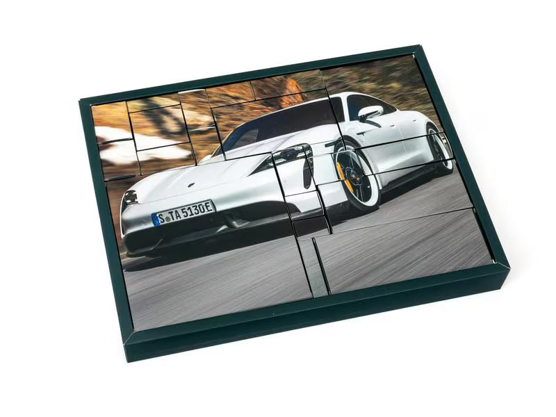 Calendrier de l'Avent Franzis Porsche Taycan 1:24